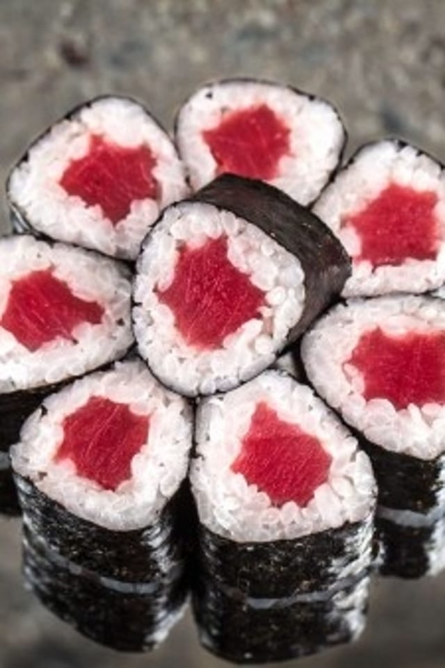 Tuna Roll.