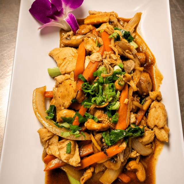 Pad Cashew.