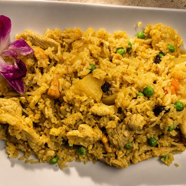 PINEAPPLE FRIED RICE HALF PAN.